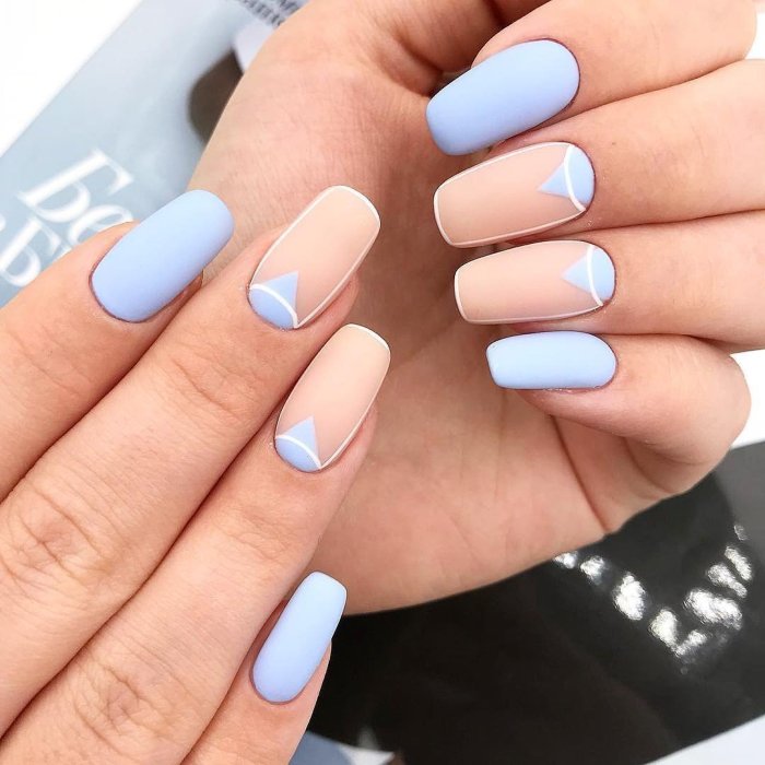 Голубые ногти