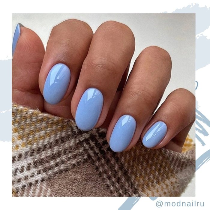Нежно голубой маникюр