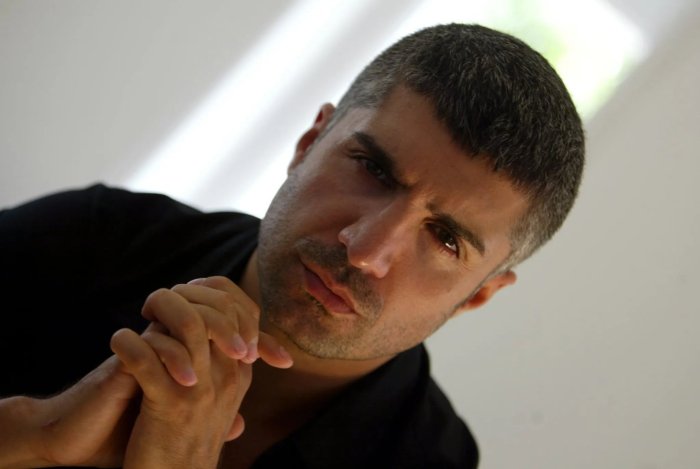 Турецкий певец Озджан Дениз