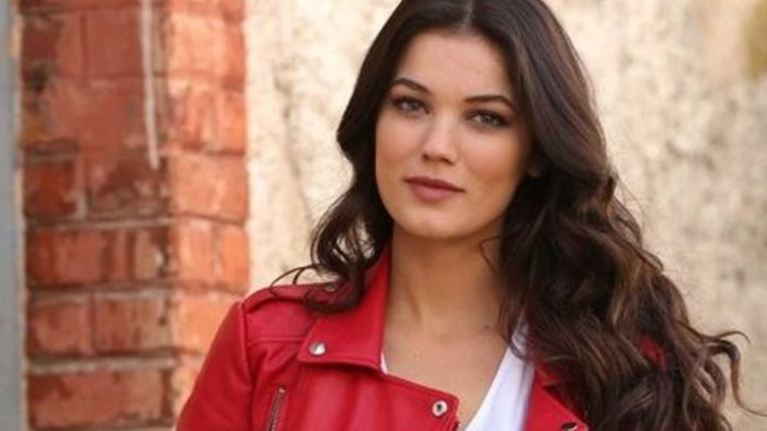 Актриса Дениз Пинар