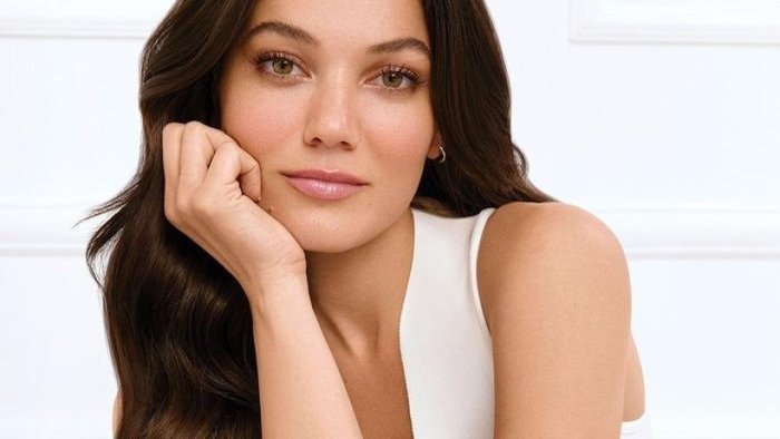 Актриса Дениз Пинар