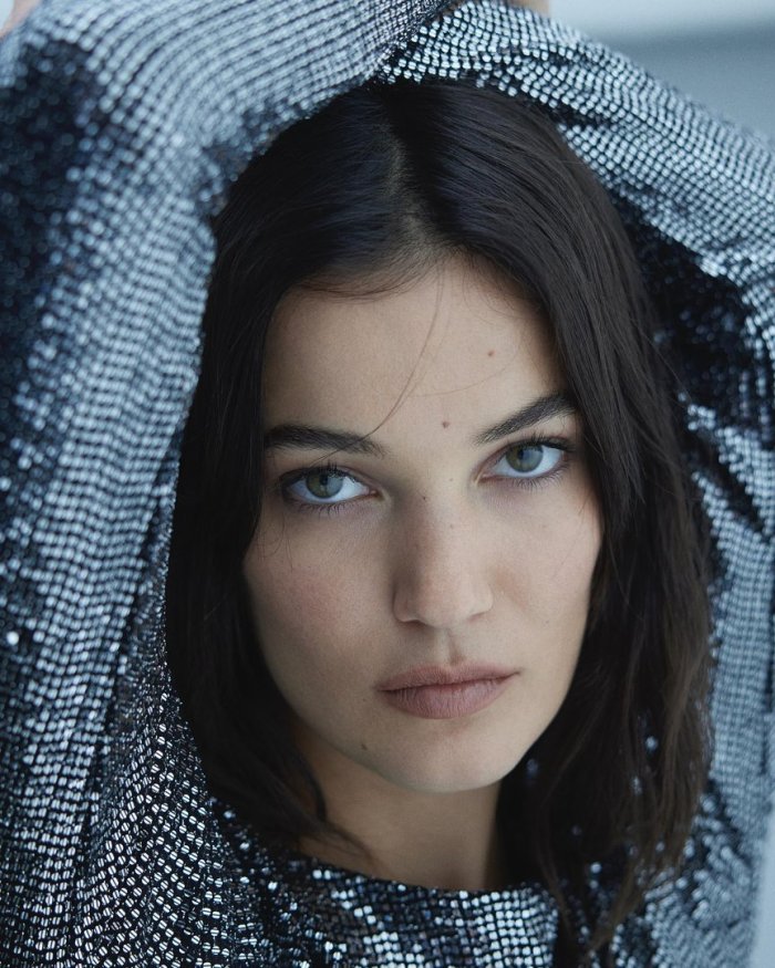 Актриса Лара Пулвер