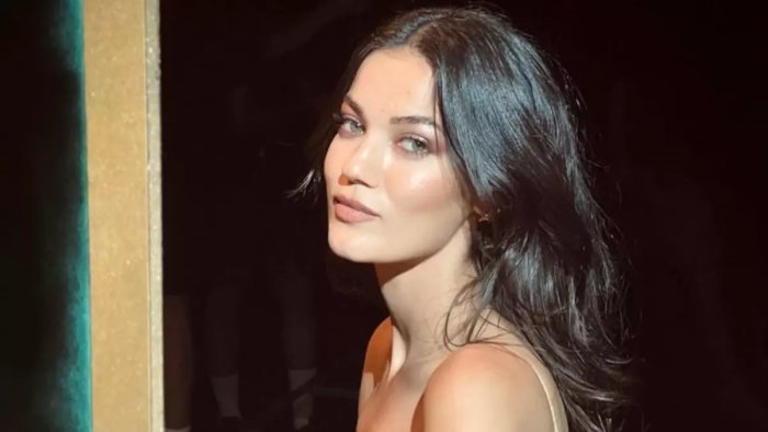 Пынар Дениз с короткой стрижкой