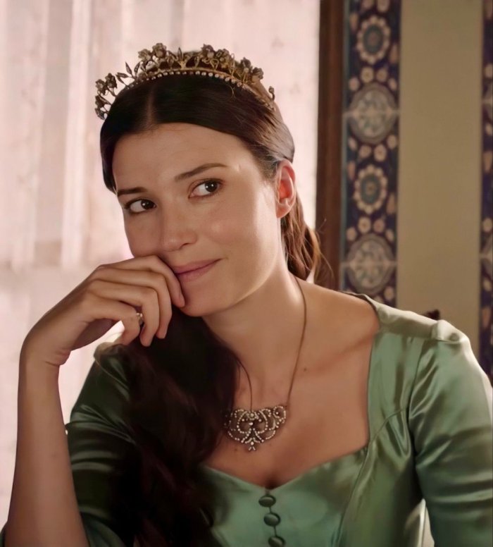 Хатидже Султан грустная