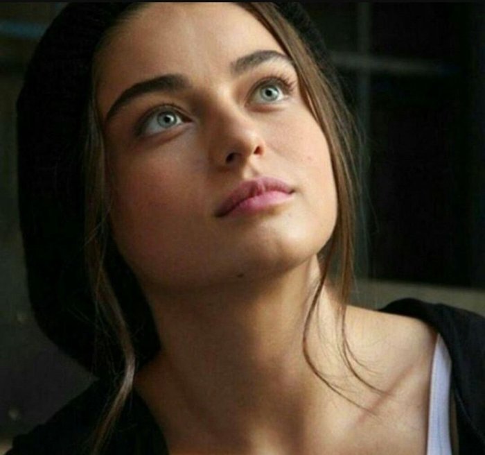 Айча Айшин Туран глаза