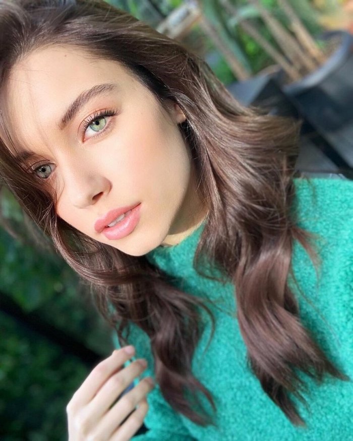 Afra Saracoglu Инстаграмм