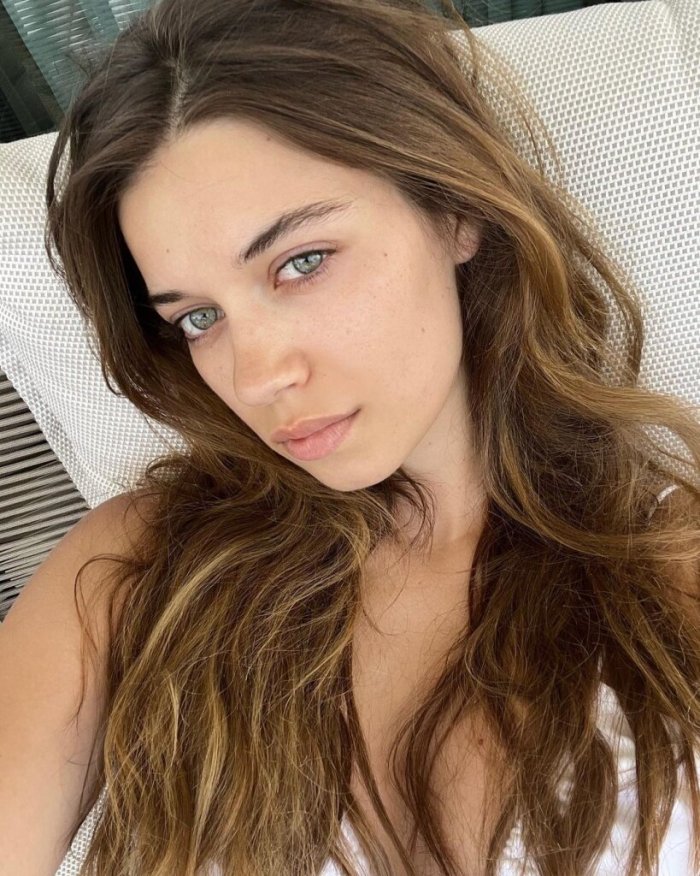 Афра Сарачоглу без макияжа