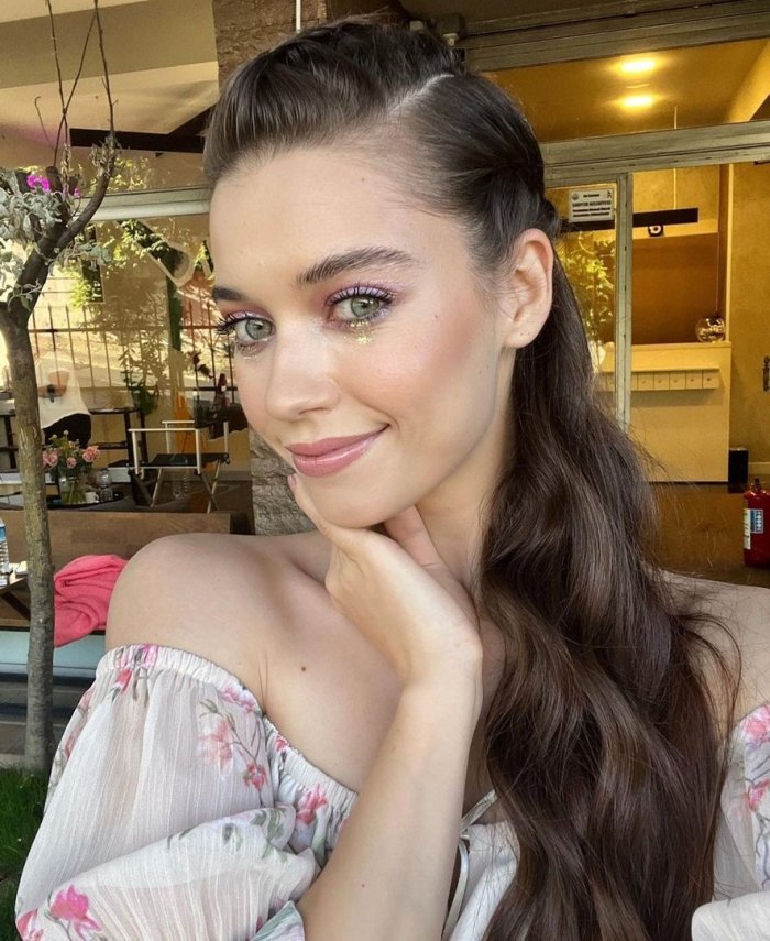 Афра Сарачоглу макияж