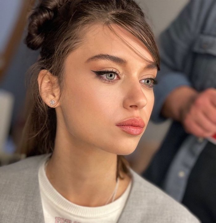 Тейлор Хилл анфас