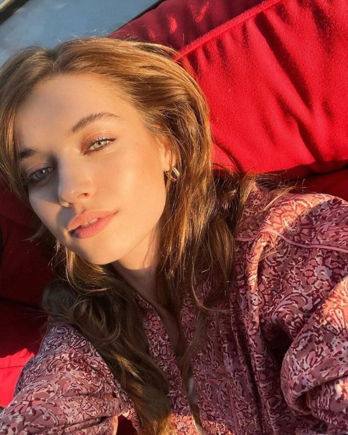 Афра Сарачоглу сериал Зимородок