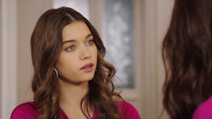 Ясемин Эгемен Эдже