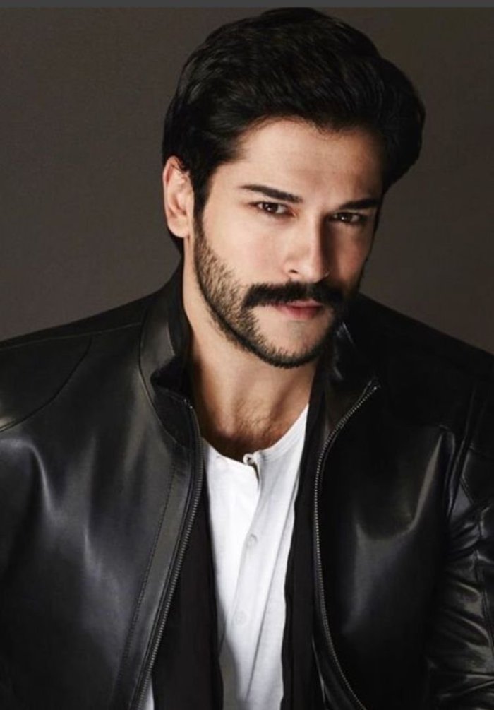 Турецкие Бурак Озчивит