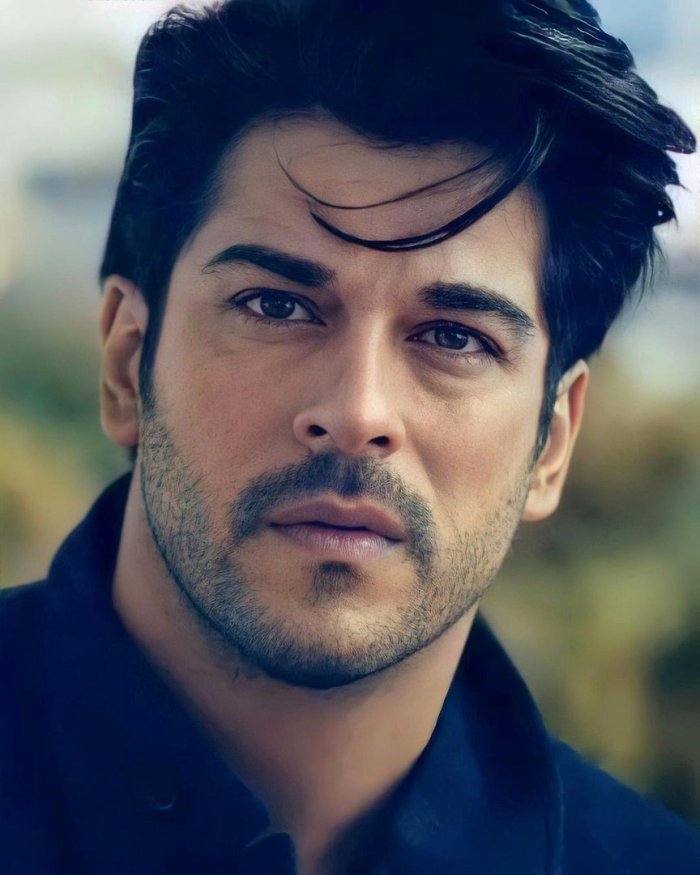 Бурак Озчивит фото