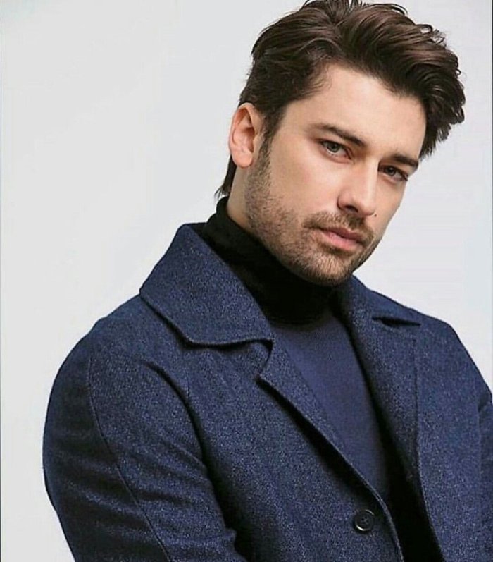 Альп Навруз и Бурак Озчивит