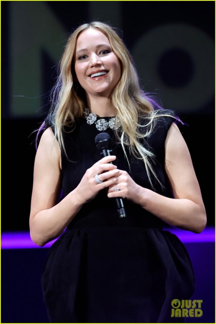 Сидни Суини