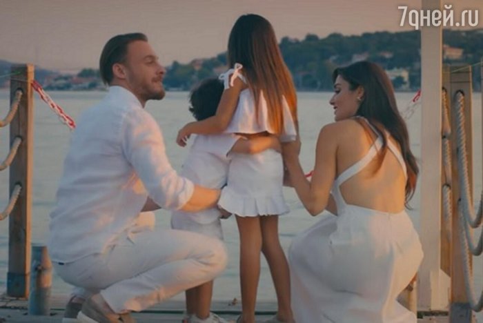 Белое платье Эды Йылдыз