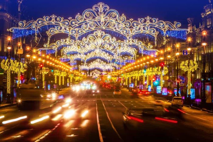 Новогодняя иллюминация Невского проспекта