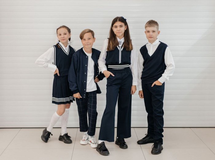 Стильная одежда в школу