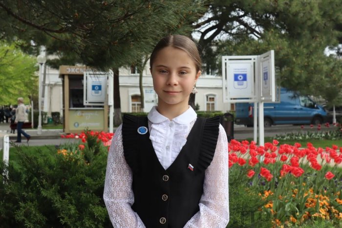 Шестиклассницы на каблуках