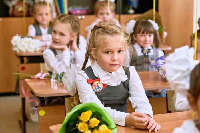 Первоклассник за партой