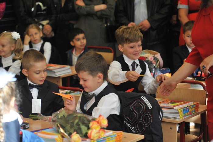 Первоклассники на уроке