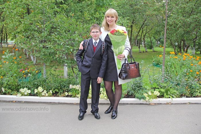 Мама на школьном выпускном