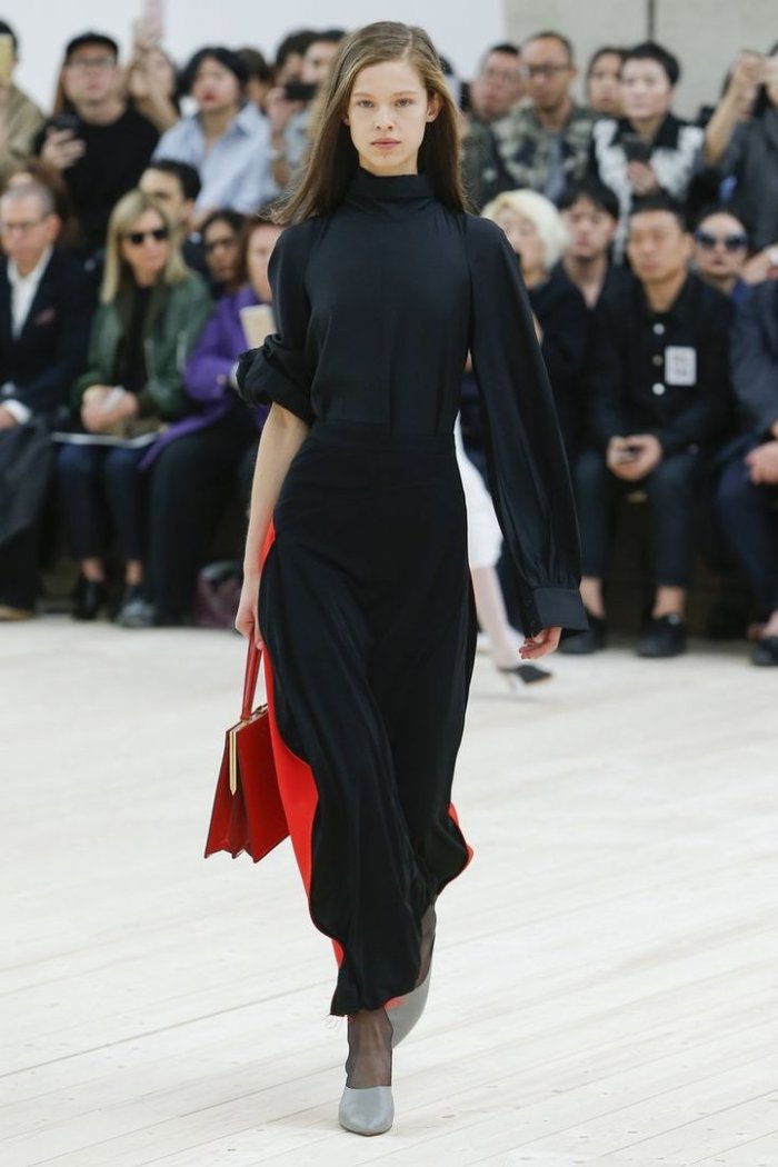 Показ Селин