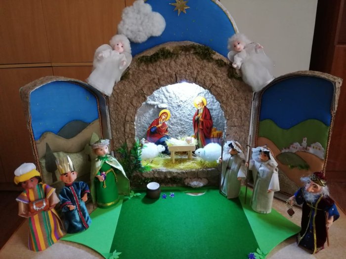 Ясельки младенца Христа макет Рождественского вертепа