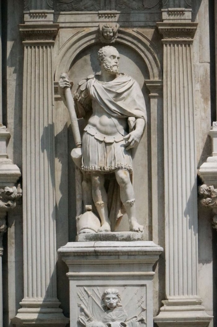 Дворец дожей скульптуры