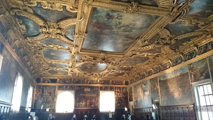 Потолок палаццо Пезаро в Венеции