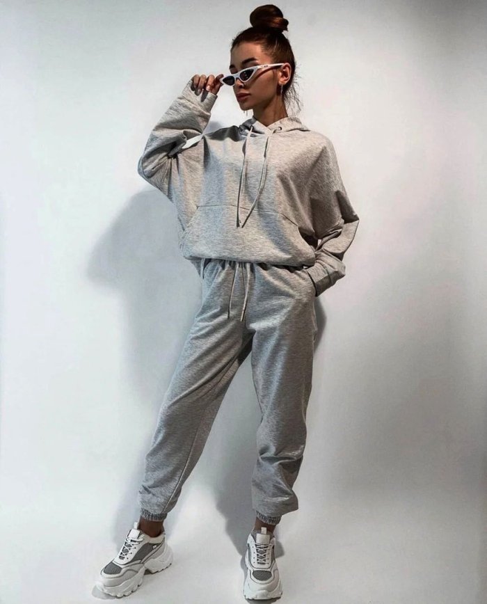 Спортивный костюм женский модный