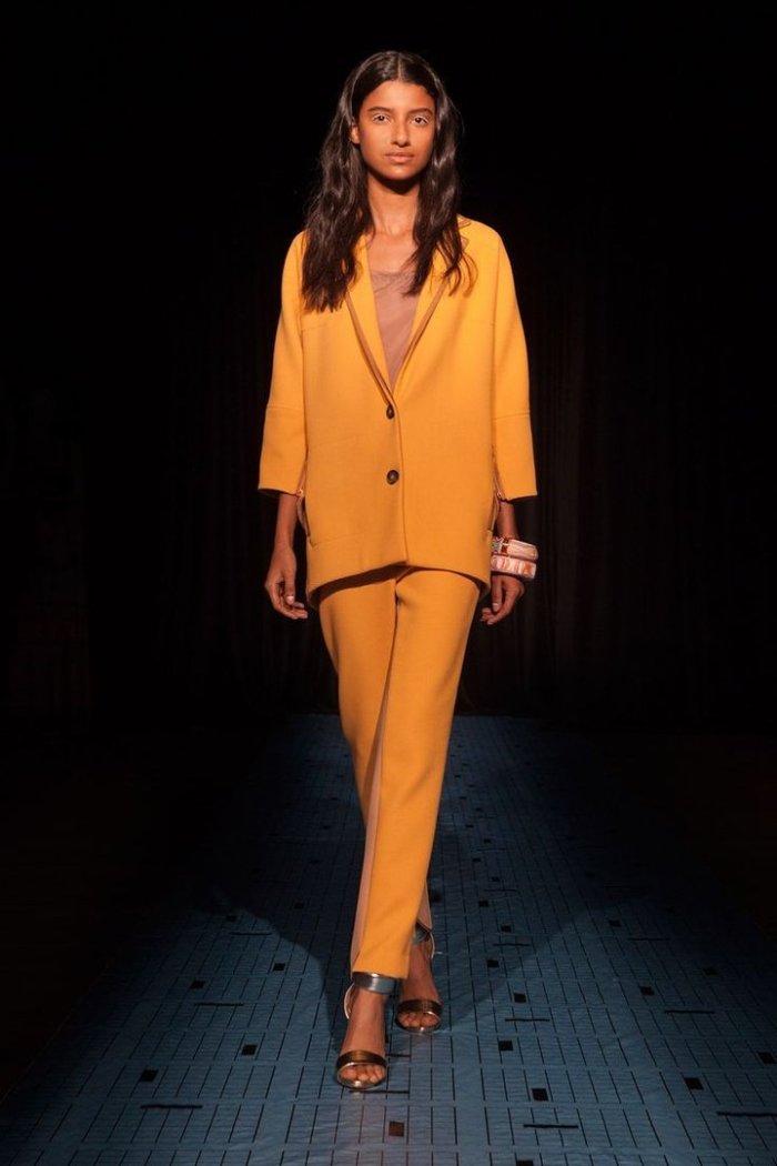 Костюм брючный