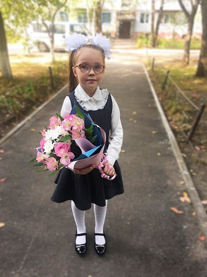 Девочка первоклассница