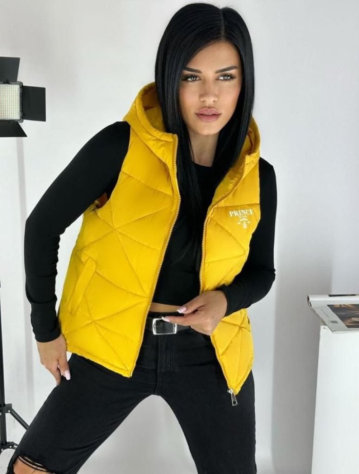 Жилет женский на весну