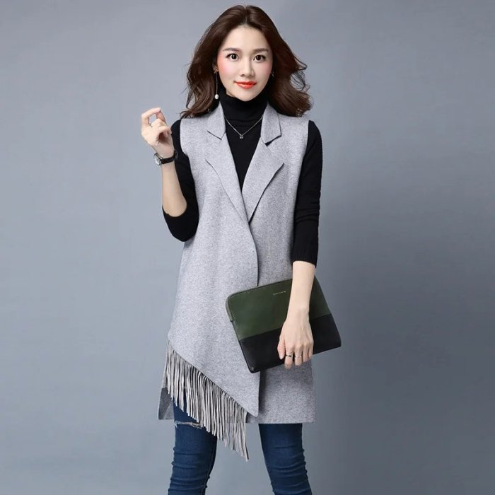 Жилеты женские модные