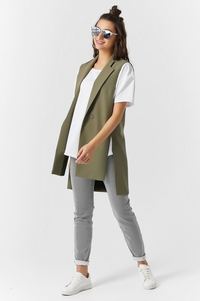 Стильные женские жилеты