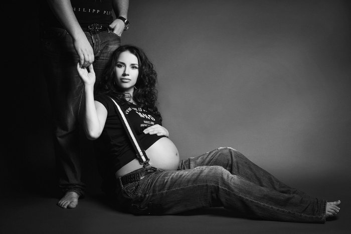 Фотосессия беременной в студии