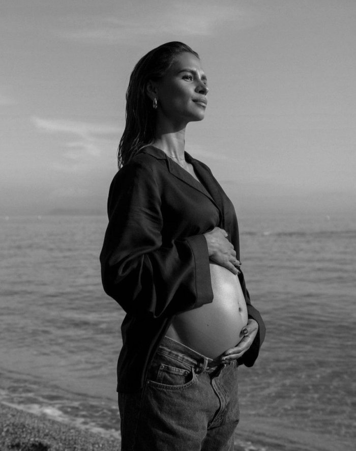 Алессандра Амбросио беременная