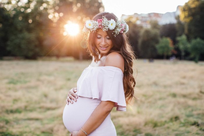 Фотосессия беременной на природе