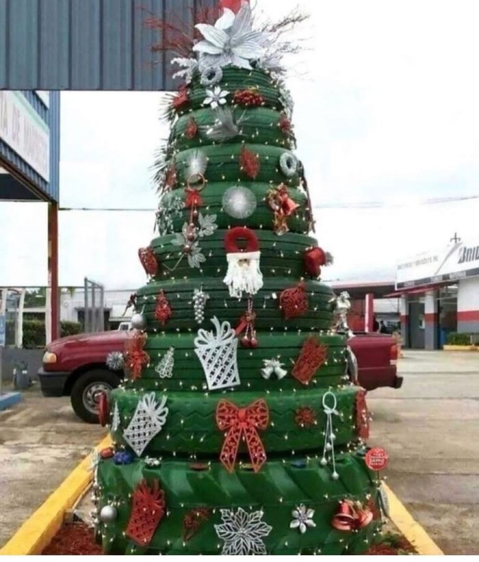 Елка из покрышек