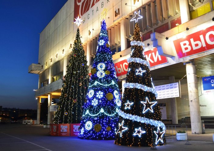 Украшение уличной елки