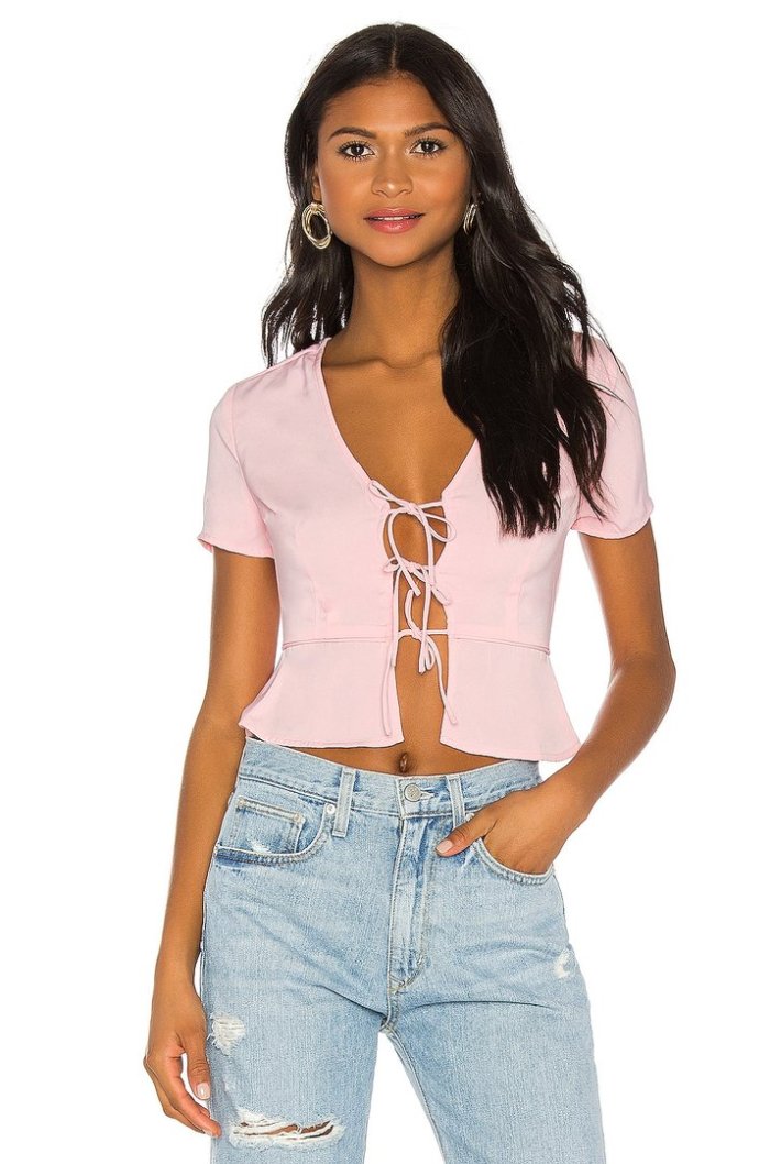 Топ на завязках спереди