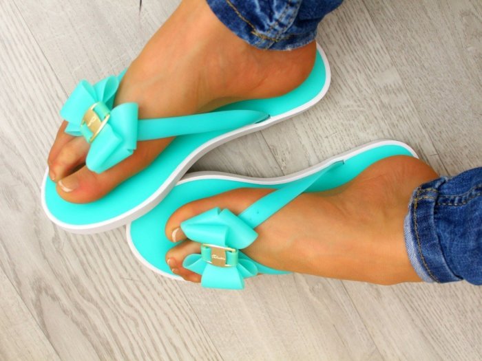 Пляжная обувь женская