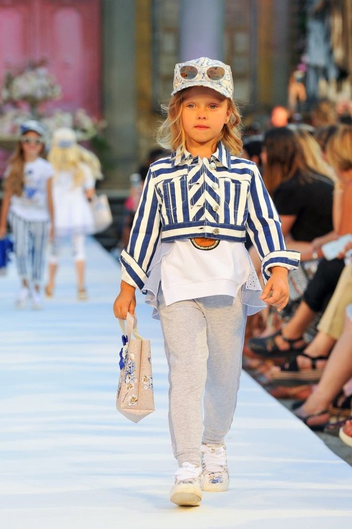 Модный показ дети