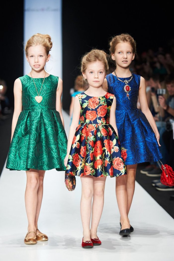 Стильные детские платья