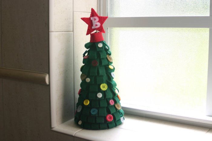 Объемная белка из фетра