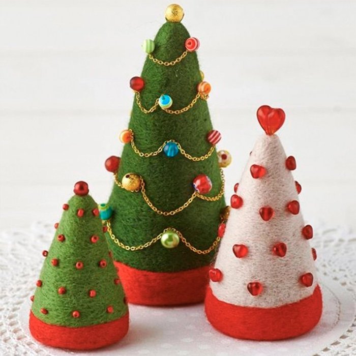 Елка из шерсти для валяния