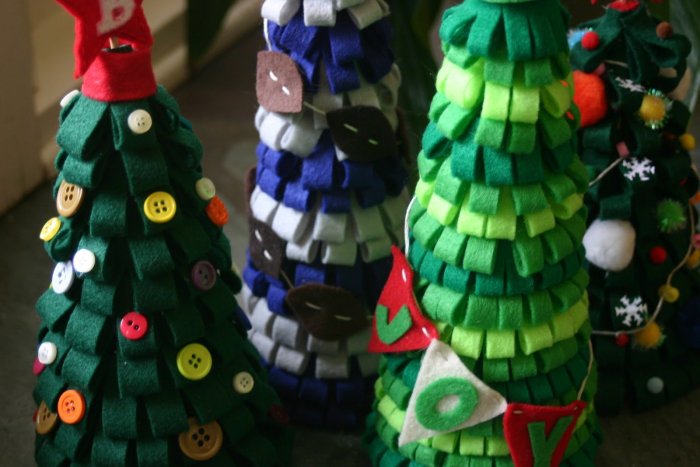 Елочка из фетра объемная