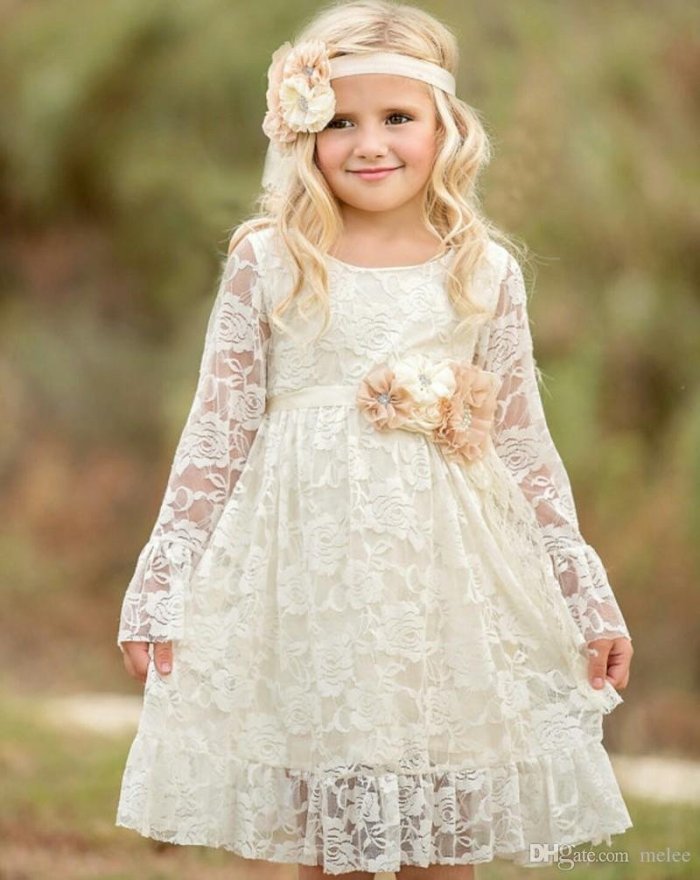 Белое кружевное платье для девочки