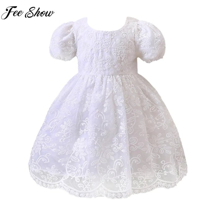 Платье расшитое кружевом для девочки